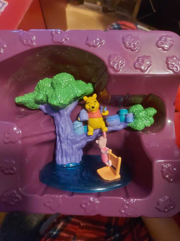 Jumbo Figurine Pooh With Piglet  ornament collectible [Barcode 083361372856] - Main Image 2