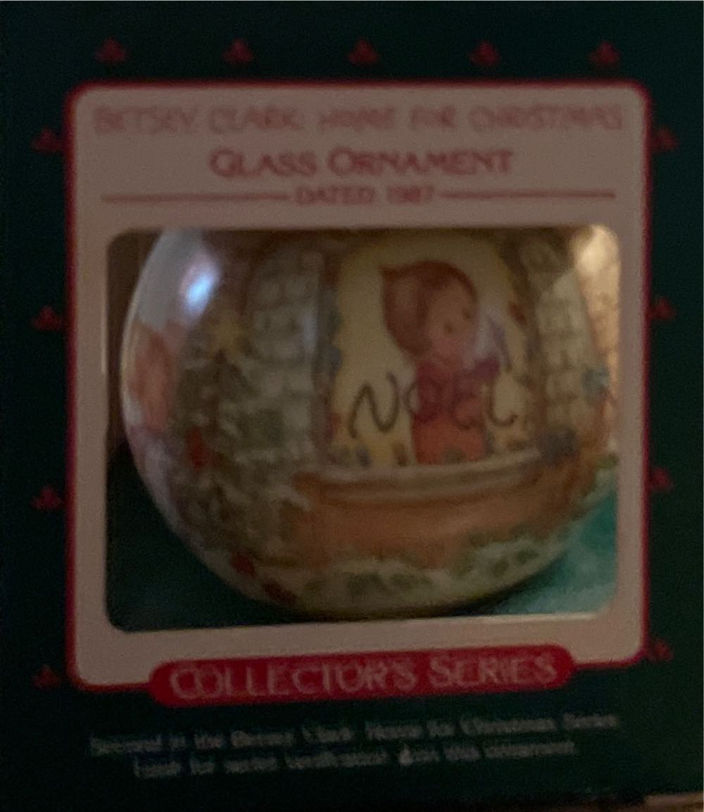 ANIMALS - Gold Elephant