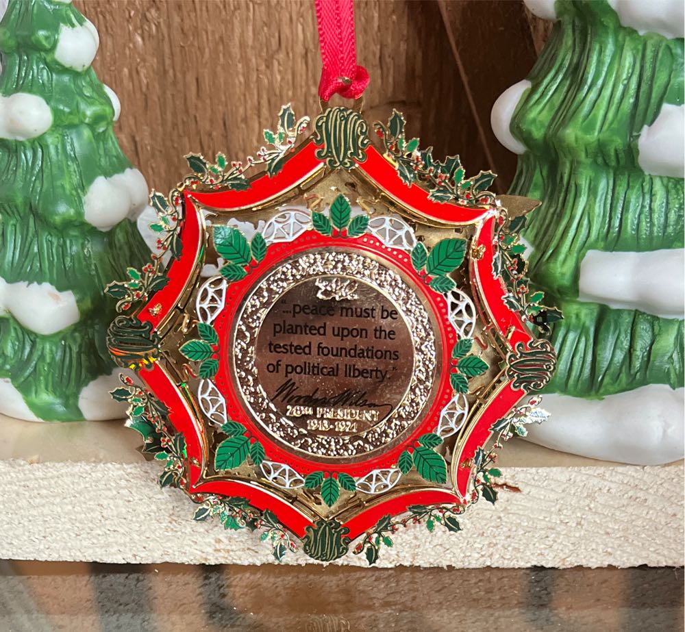 White House - Whitehouse Yearly (White House) ornament collectible - Main Image 3