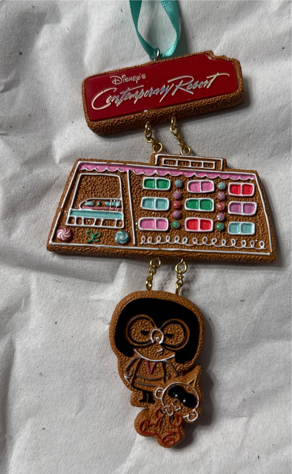 Disney Ornament Contemporary Gingerbread House 2023  ornament collectible [Barcode 400959521173] - Main Image 2