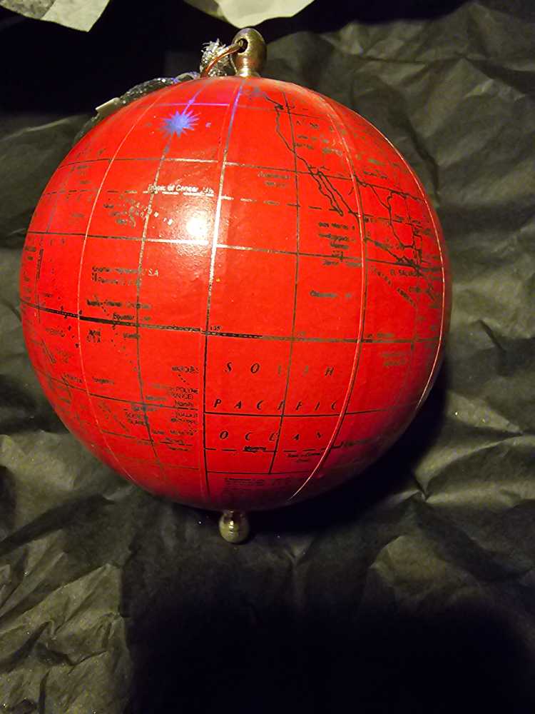 Globe Ornament  ornament collectible [Barcode 033849194845] - Main Image 2