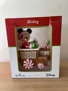 Fitz & Floyd Wintery Woods Snowman Pepper & Salt Reindeer