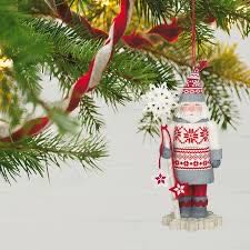 Snowfall Prince # 5 - Noble Nutcrackers (Collectible Series) ornament collectible [Barcode 763795812875] - Main Image 3