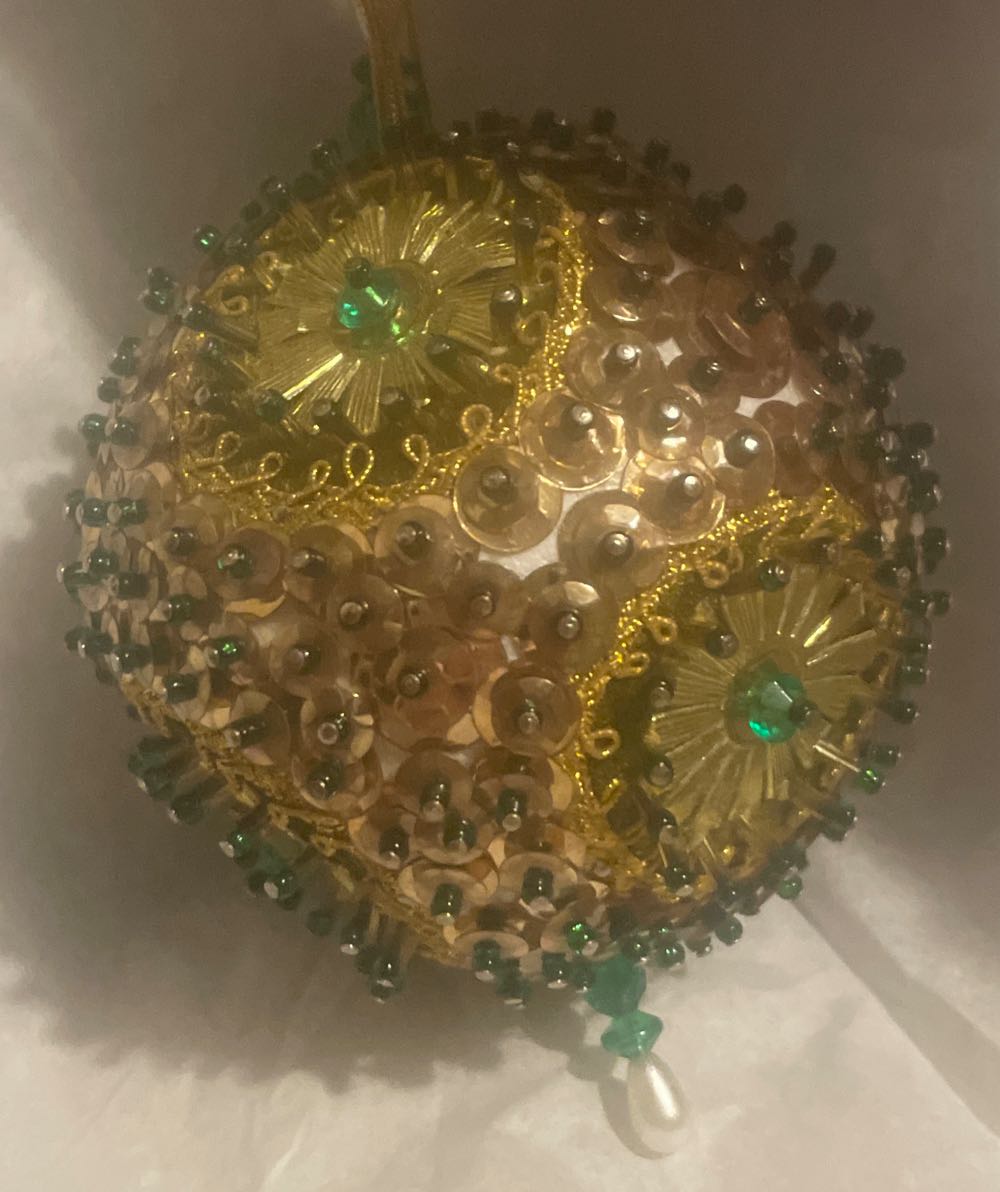 Bead & Sequin - Round - Gold & Green - Round (Bead & Sequin) ornament collectible - Main Image 2