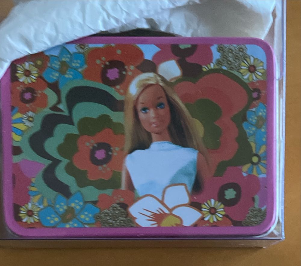 Barbie: Malibu Barbie Lunchbox Set - Barbie (Malibu Barbie) ornament collectible - Main Image 2