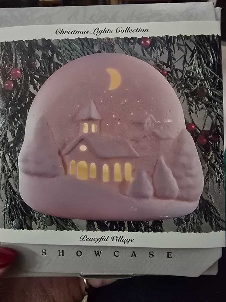Peaceful Village - Christmas Lights Collection (Showcase) ornament collectible [Barcode 015012247350] - Main Image 2