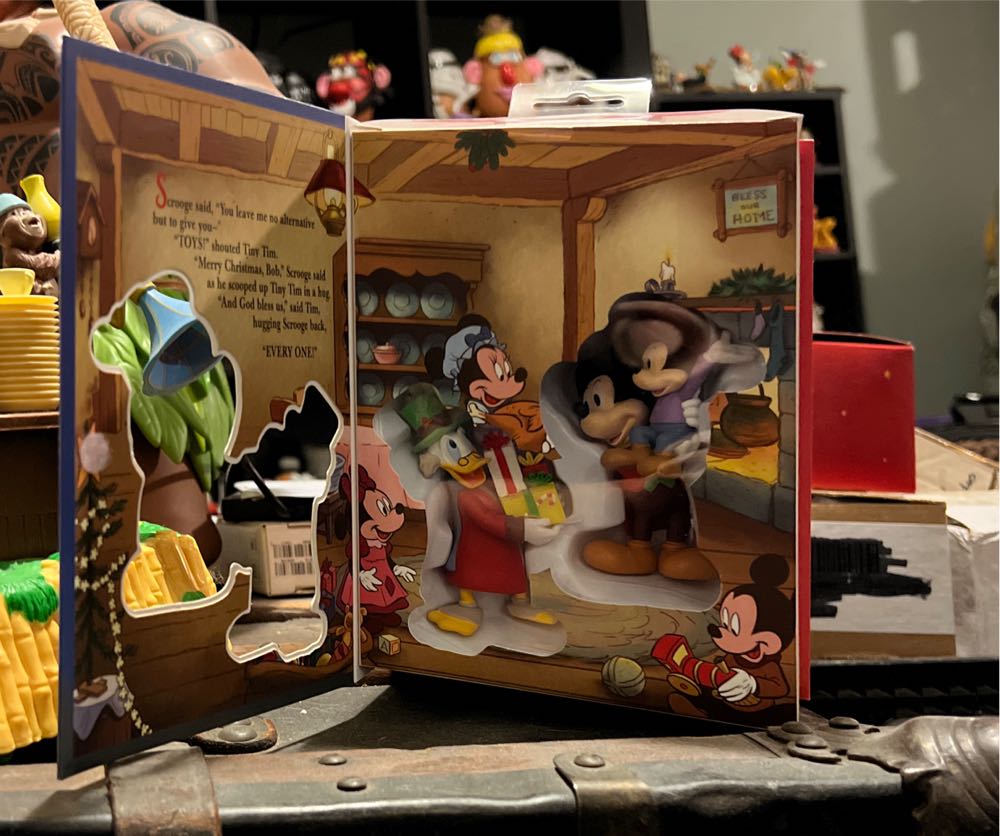 Mickey’s Christmas Carol - Bookshelf ornament collectible [Barcode 763795836574] - Main Image 2