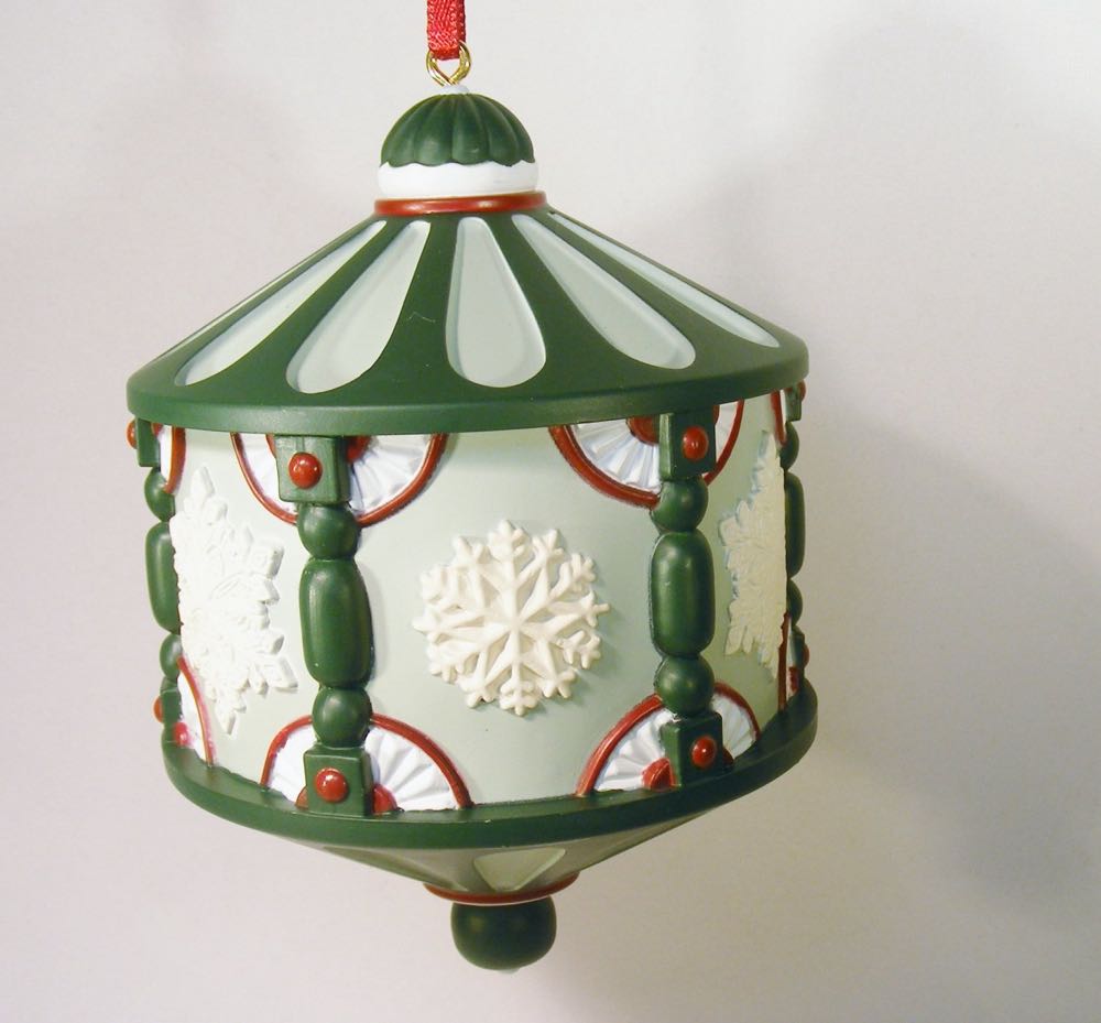 Thomas Kinkade - 2004 - Victorian Christmas - Thomas Kinkade (Unofficial Series) ornament collectible - Main Image 2