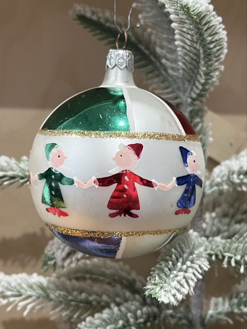 Vintage Round Bauble  ornament collectible - Main Image 2