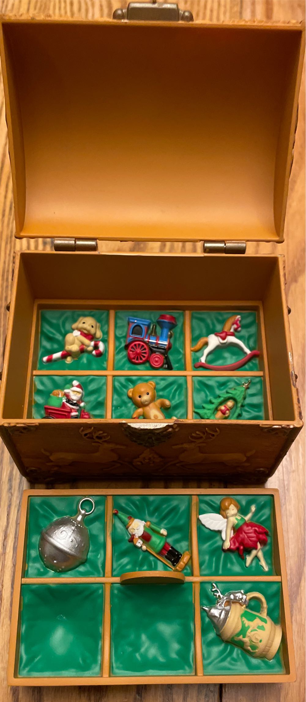 Santa’s Ornament Treasures - KOC Member Exclusive - Keepsake Ornament 50th Anniversary (Vintage Look) ornament collectible - Main Image 2