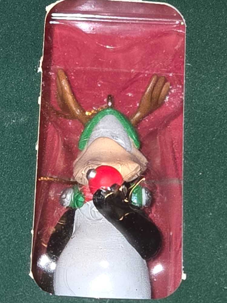 American Greetings Head Over Heels Opus Penguin  ornament collectible [Barcode 018100200527] - Main Image 2