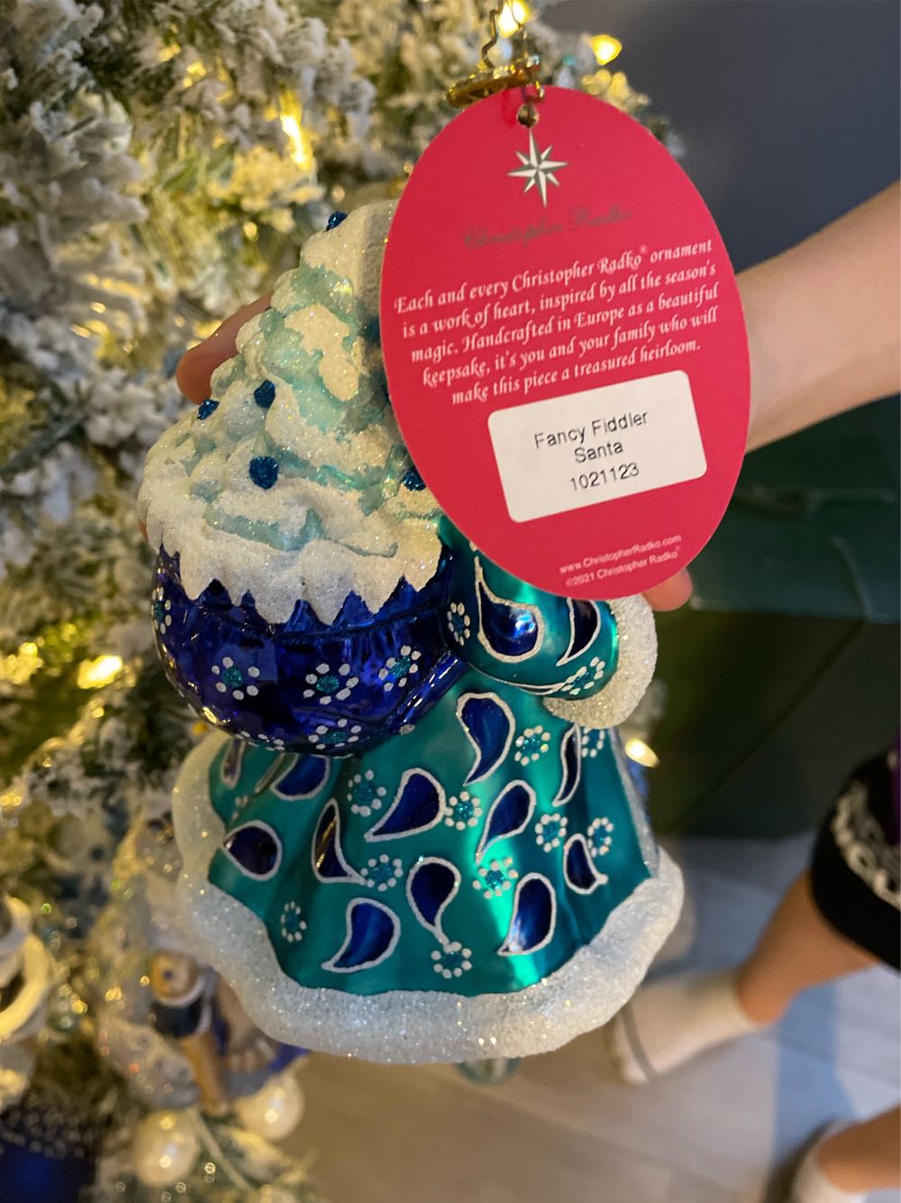 Fancy Fiddler Santa  ornament collectible - Main Image 2