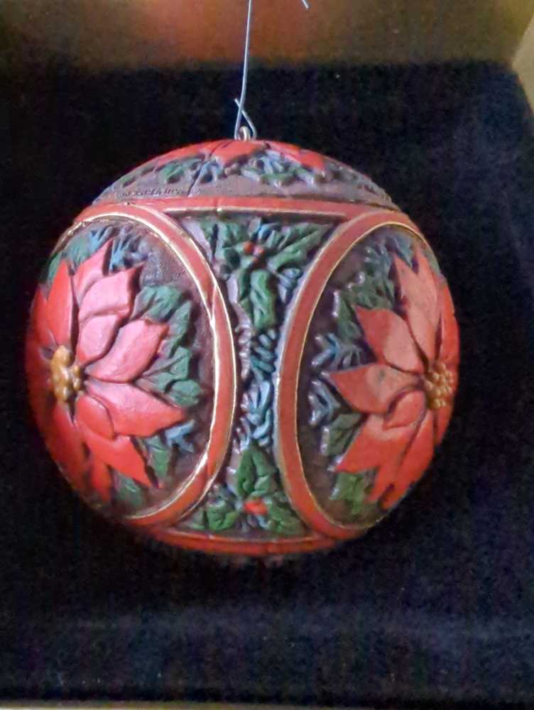 Poinsettia Holly Ball Vintage - Tree Trimmer Collection (Old World) ornament collectible - Main Image 2