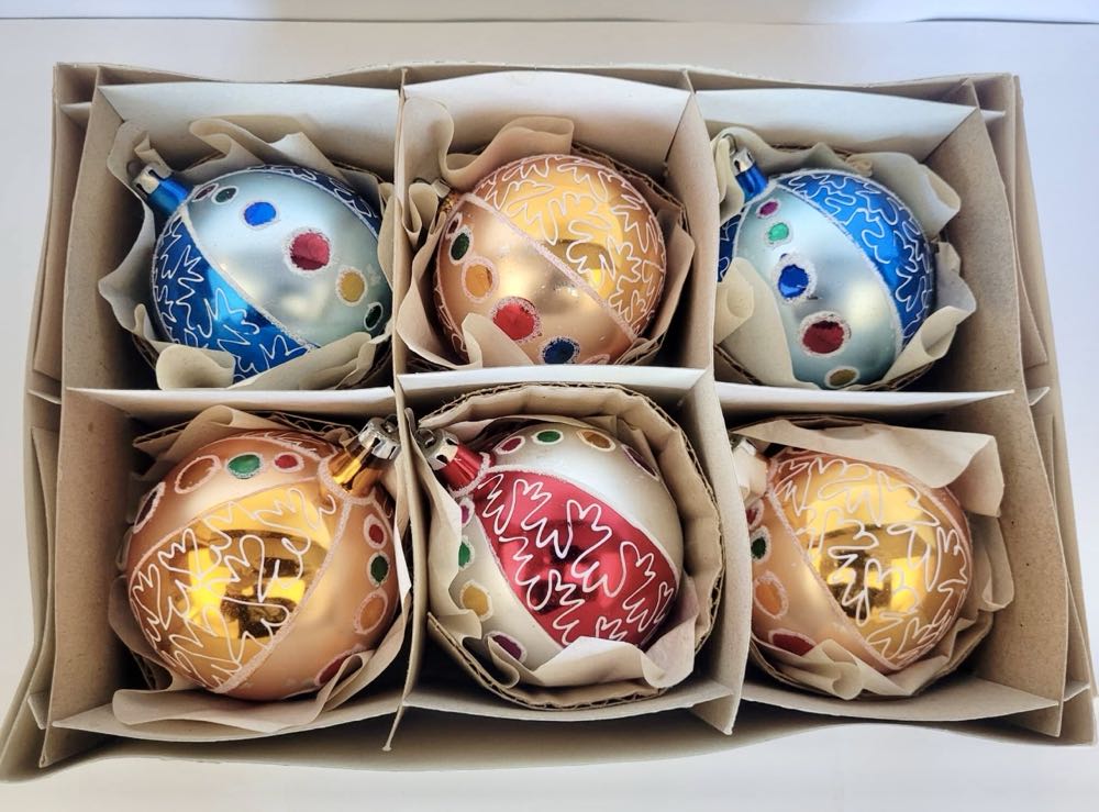 Vintage Glass Baubles  ornament collectible - Main Image 2