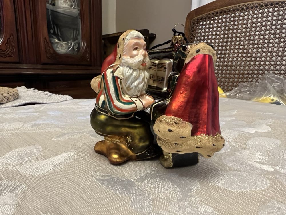Santa Pianist / Mikolaj Pianista - Kolekcja Wiktoriańska ornament collectible - Main Image 2