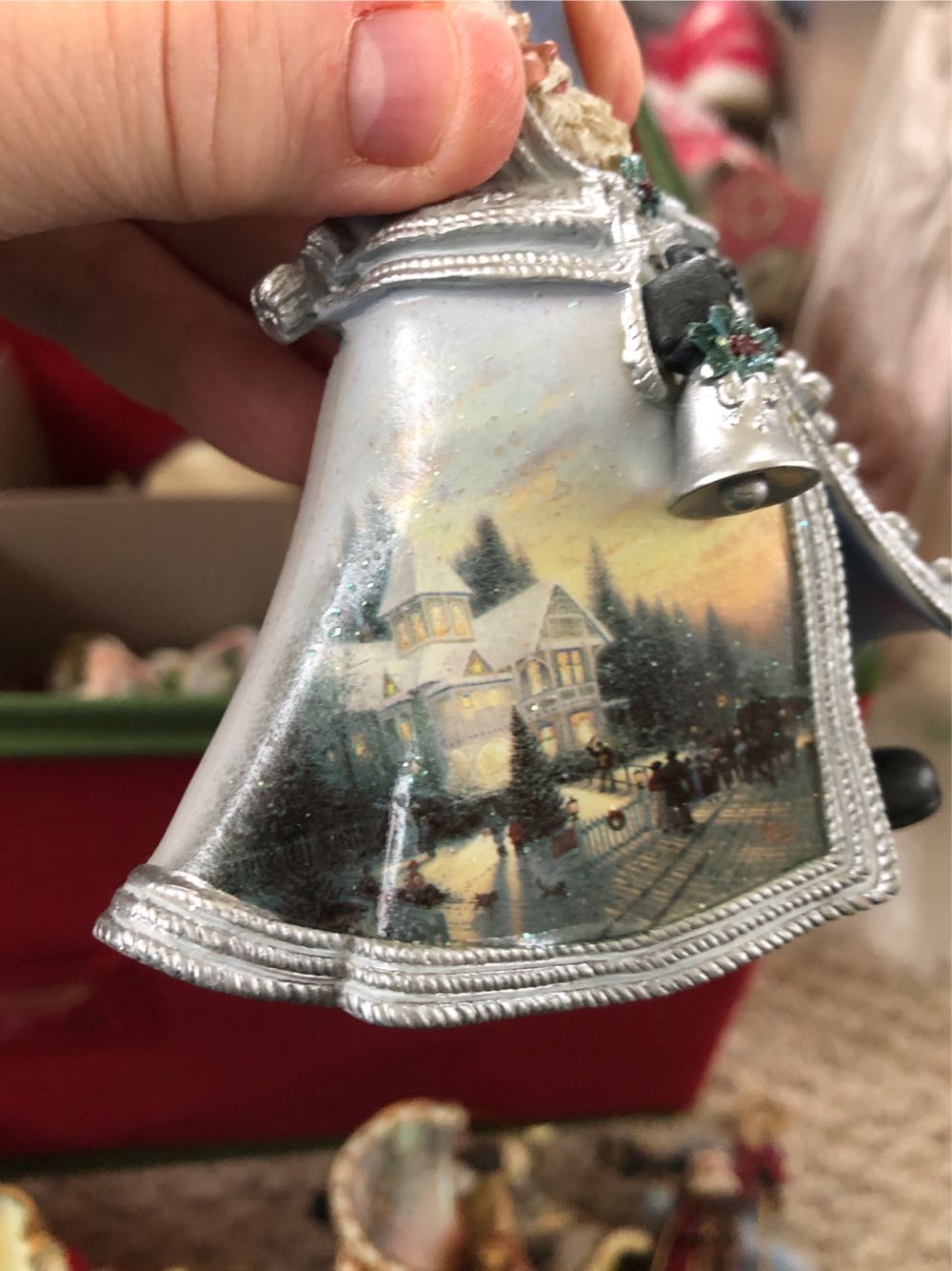 Family Holiday Gathering Santa - Thomas Kinkade Old World Santas ornament collectible - Main Image 2