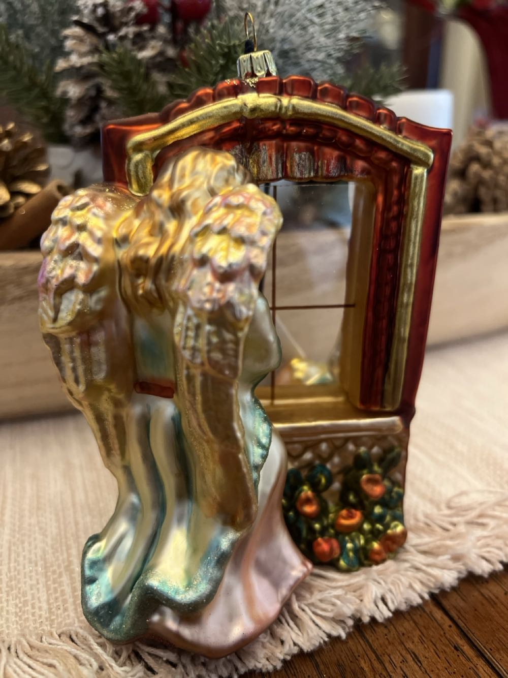 Angel At Red Window/Czuwający Anioł/Aniol W Oknie - Kolekcja Wiktoriańska ornament collectible - Main Image 3