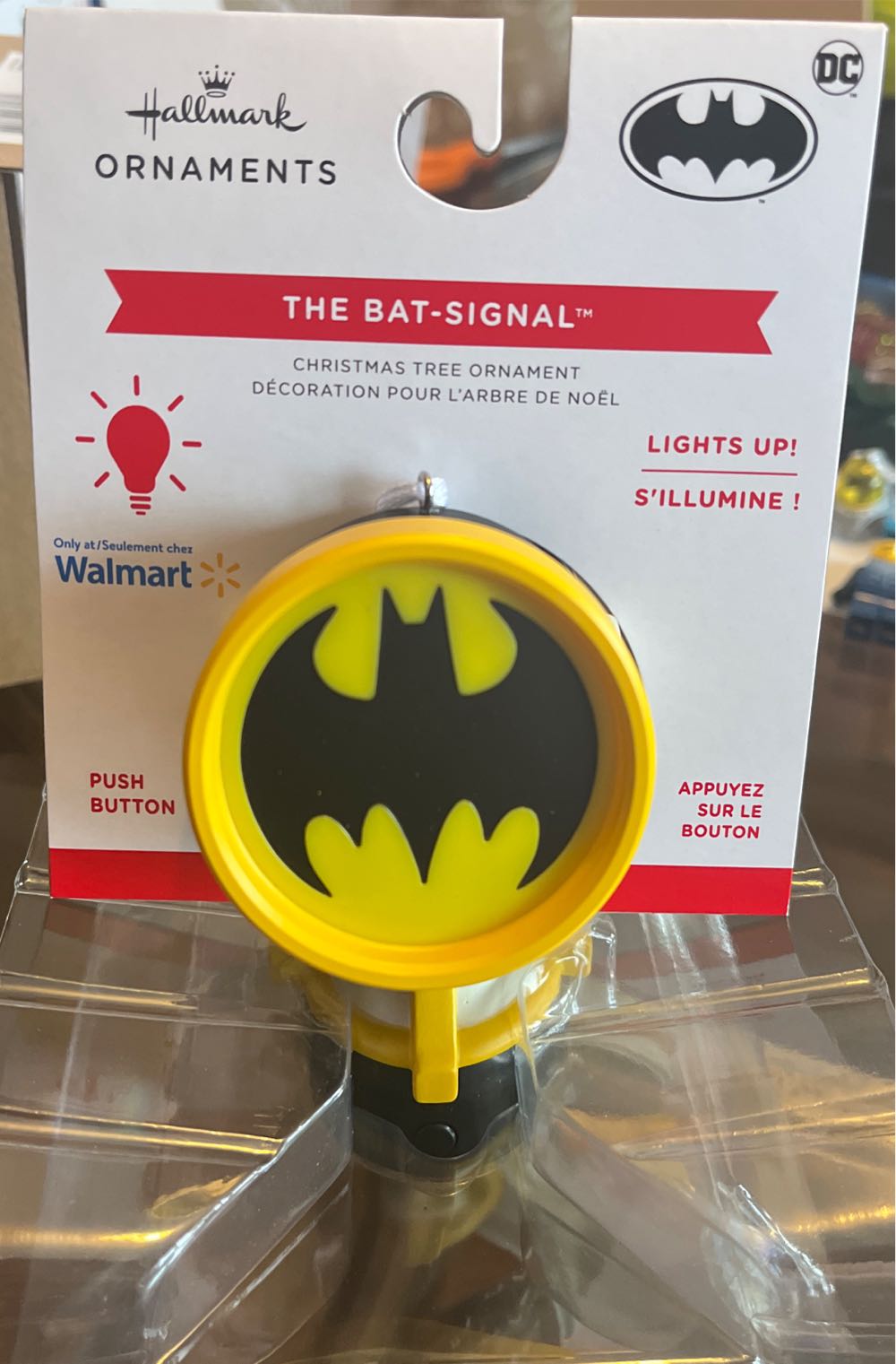 The Bat-signal - Batman (Superheros) ornament collectible [Barcode 661127039535] - Main Image 4