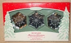Snowflakes - Snowflakes (Memories of Christmas) ornament collectible [Barcode 015012702620] - Main Image 1