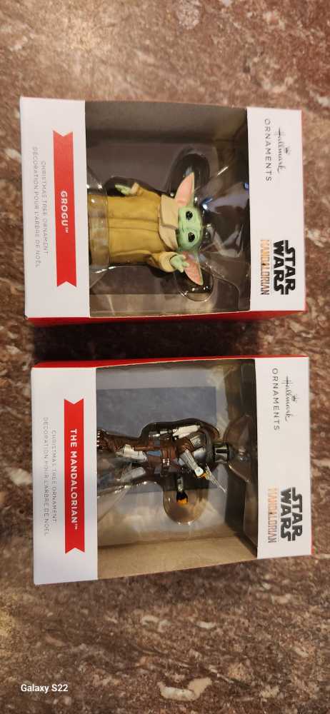 Hallmark Star Wars: The Mandalorian And Grogu Resin Christmas Ornaments Set Of 2  ornament collectible [Barcode 763795798469] - Main Image 2