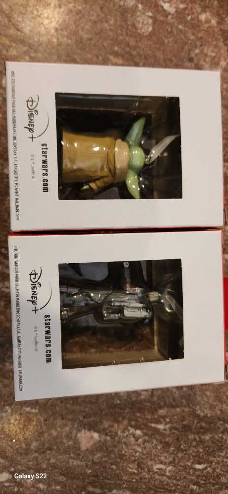 Hallmark Star Wars: The Mandalorian And Grogu Resin Christmas Ornaments Set Of 2  ornament collectible [Barcode 763795798469] - Main Image 3
