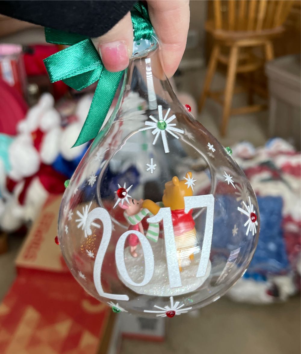 2017 Glass Pooh Globe  ornament collectible - Main Image 2