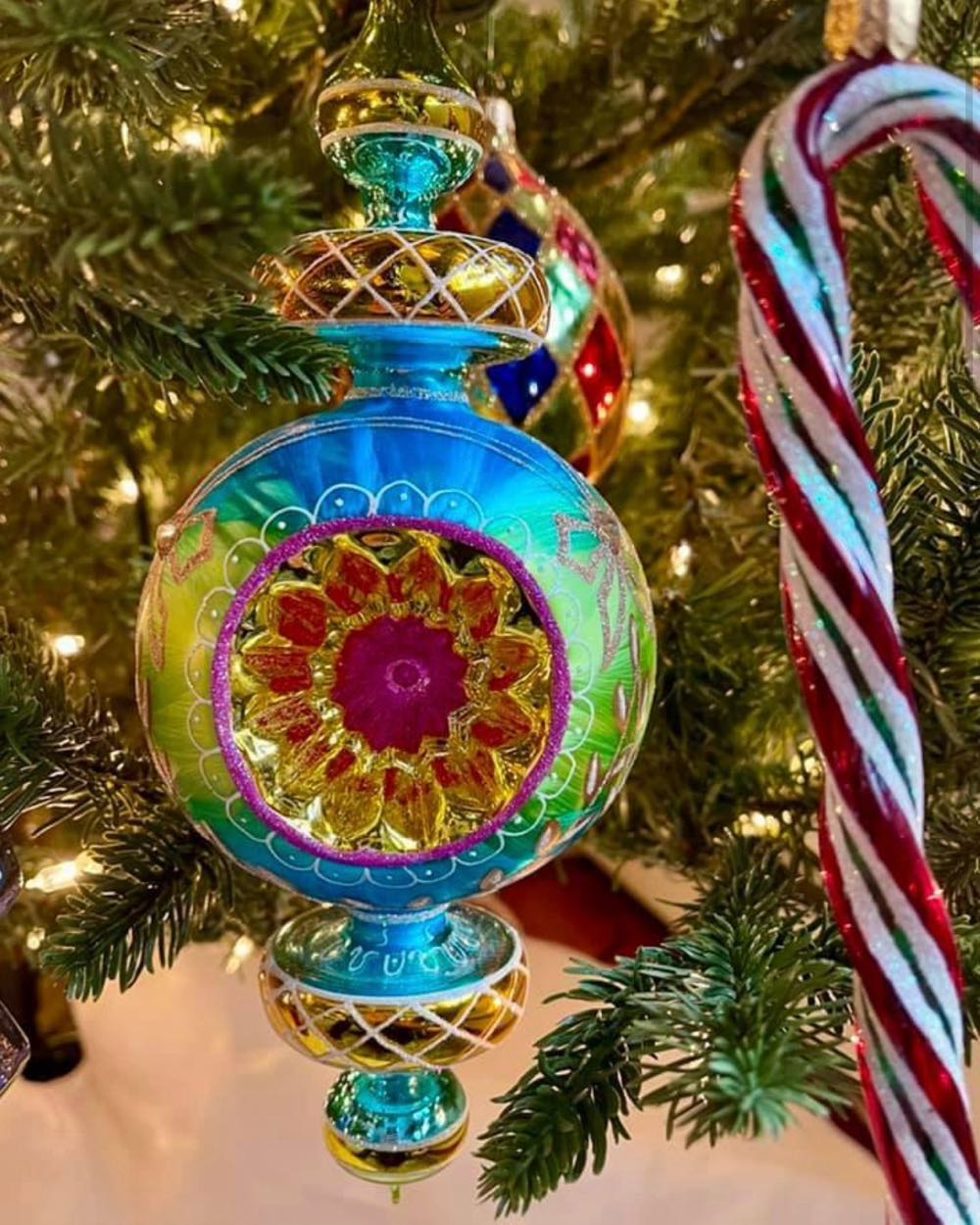 Razzle Dazzle   ornament collectible - Main Image 2