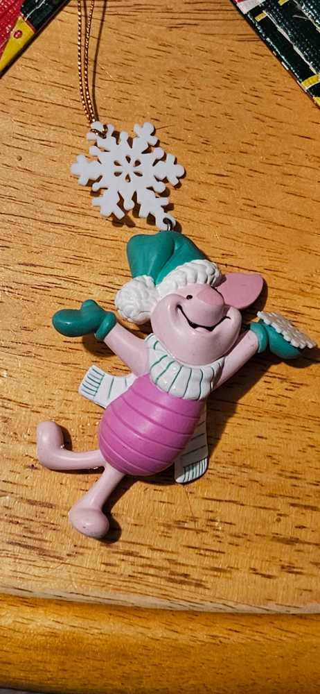 Grolier Winnie The Pooh President’s Collection Piglet - Disney’s Winnie the Pooh (Grolier) ornament collectible - Main Image 1