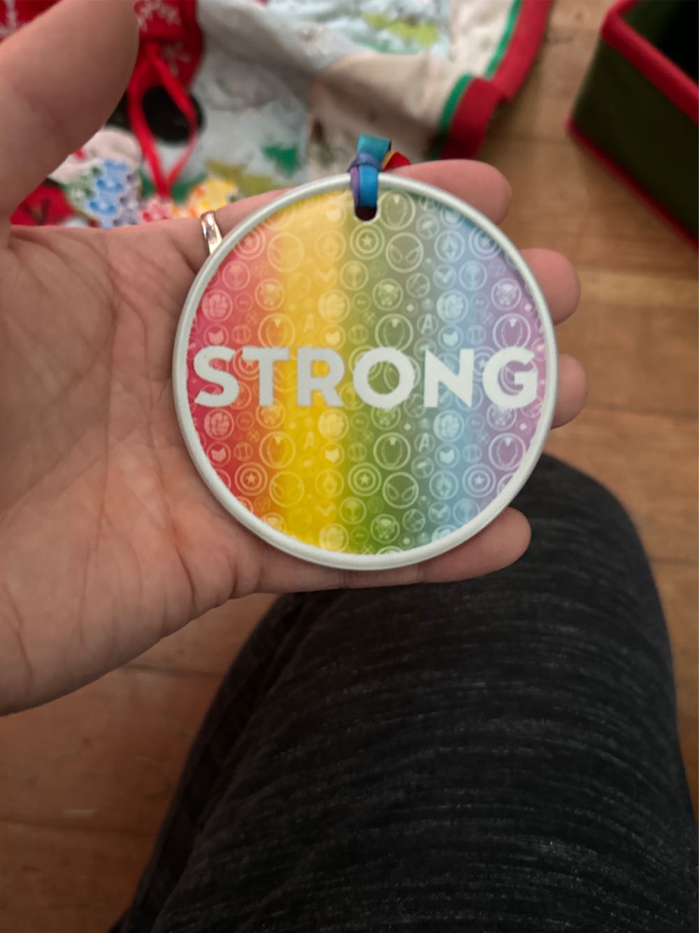 Marvel Strong  ornament collectible - Main Image 2