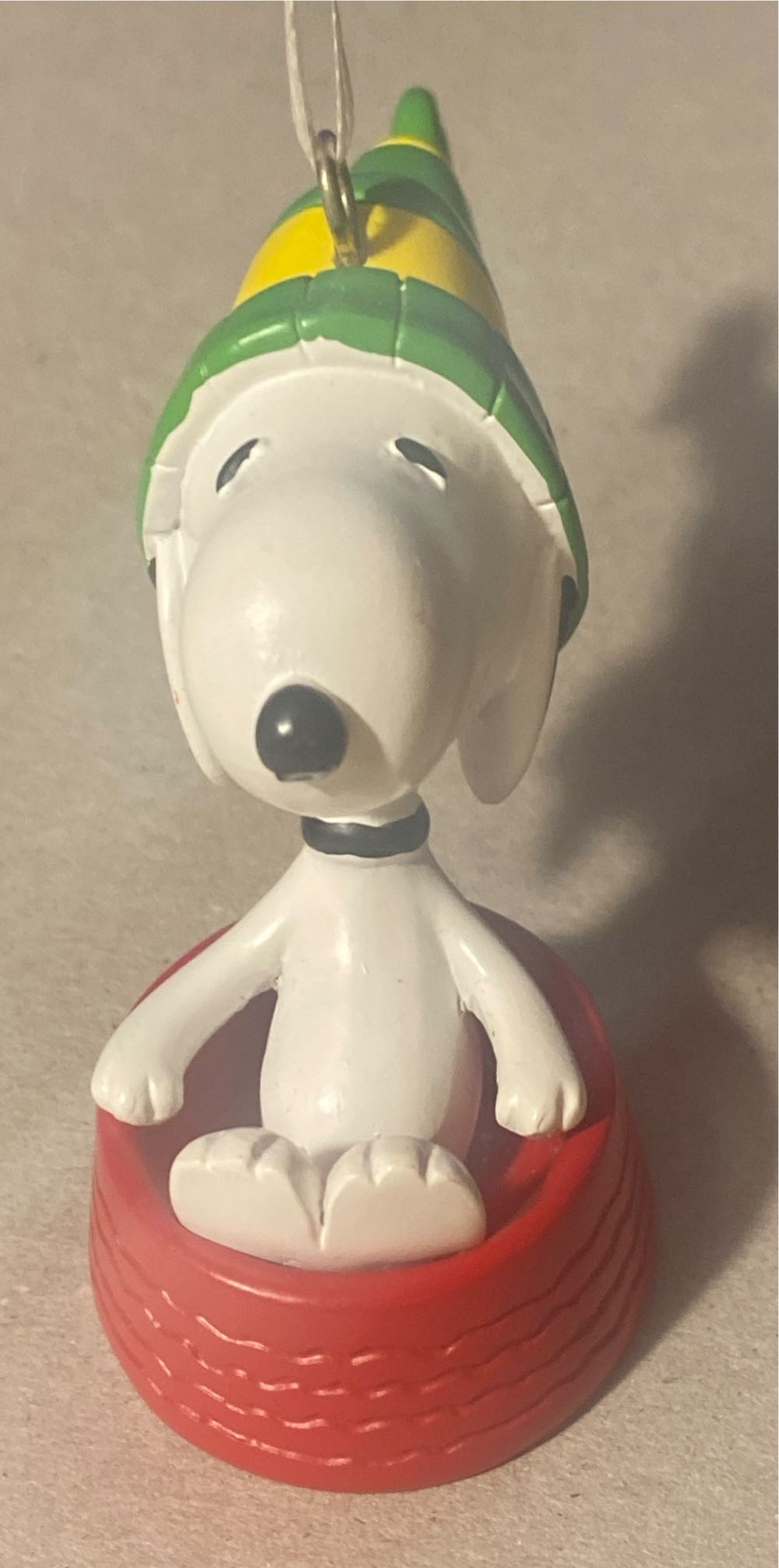 Hallmark Red Box Snoopy In Dog Bowl - Snoopy (Peanuts) ornament collectible - Main Image 3
