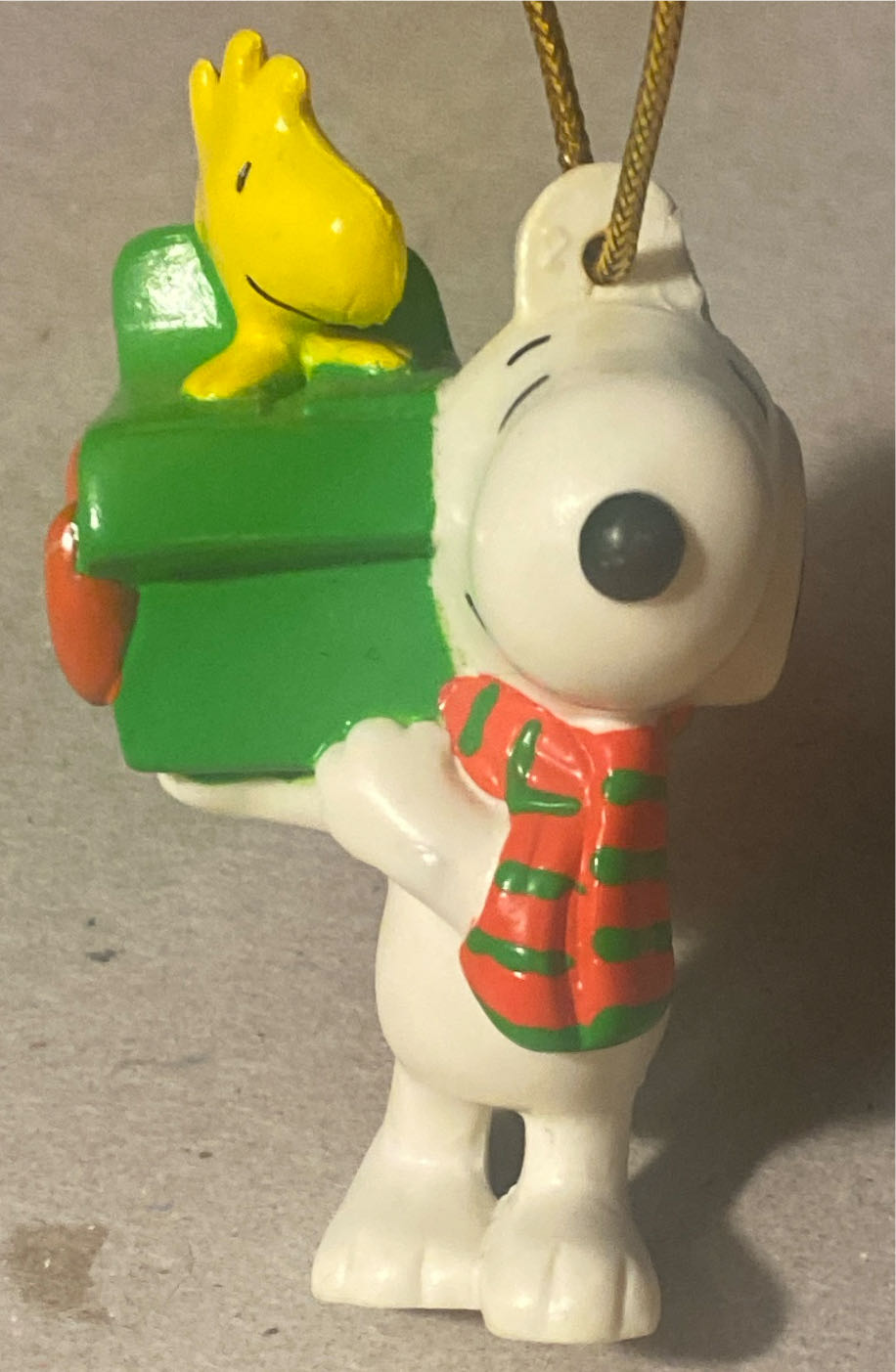 Snoopy With Woodstock In Present - Snoopy And Woodstock (Peanuts) ornament collectible - Main Image 1