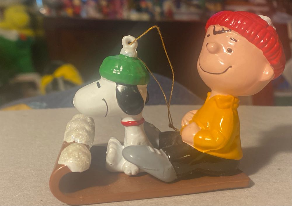 Peanuts Charlie Brown & Snoopy On Sled - Charlie Brown And Snoopy—Peanuts (Peanuts) ornament collectible - Main Image 2