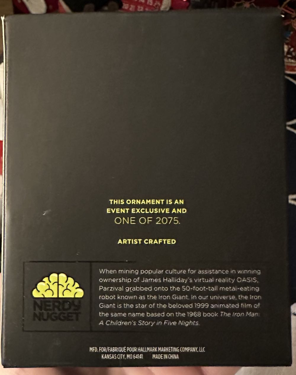 Hallmark Ready Player One THE IRON GIANT Comic Con Exclusive  (Exclusive Piece) ornament collectible - Main Image 2