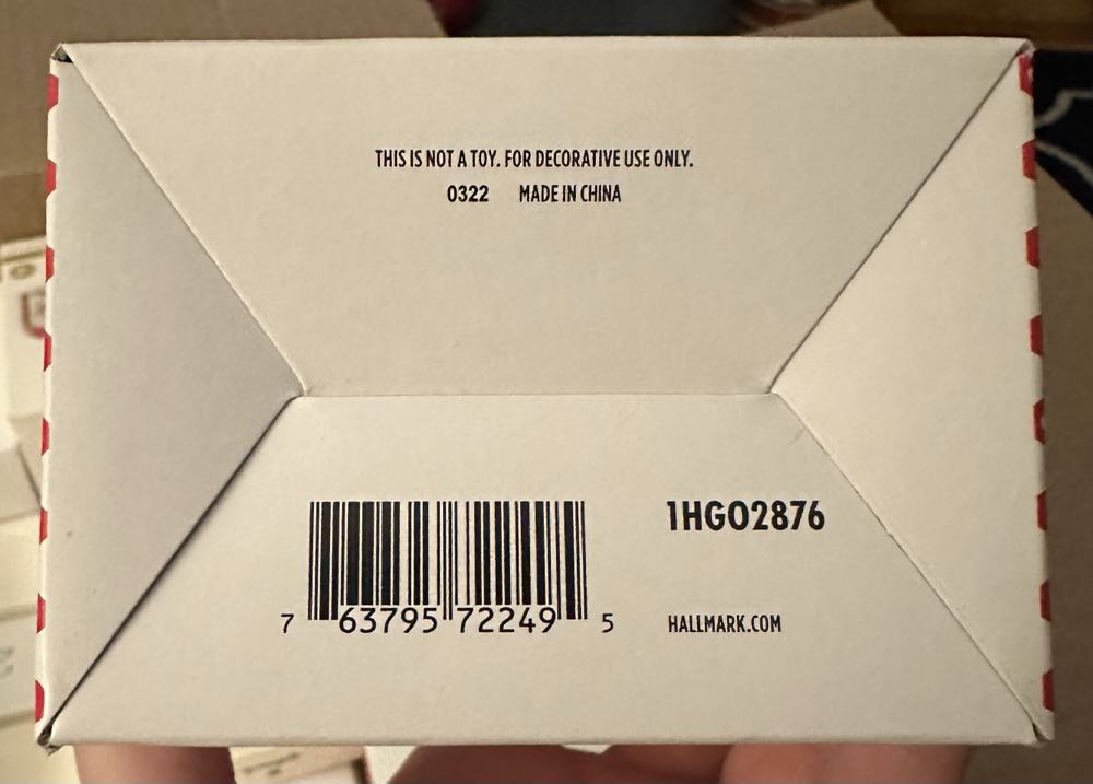 Hallmark New York City Christmas Ornament 0001hgo2876  ornament collectible [Barcode 763795722495] - Main Image 3