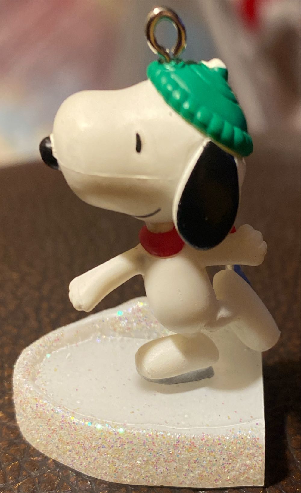 Snoopy On Ice - Snoopy (Peanuts Gang) ornament collectible - Main Image 3