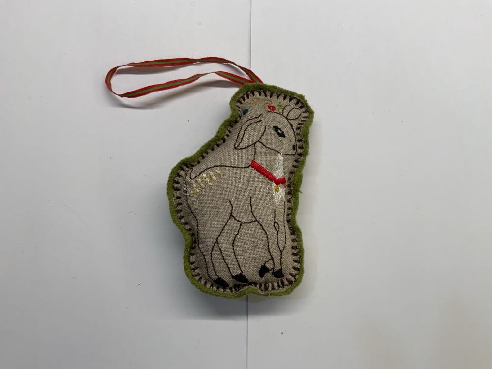 Circle Of Skinny Santas