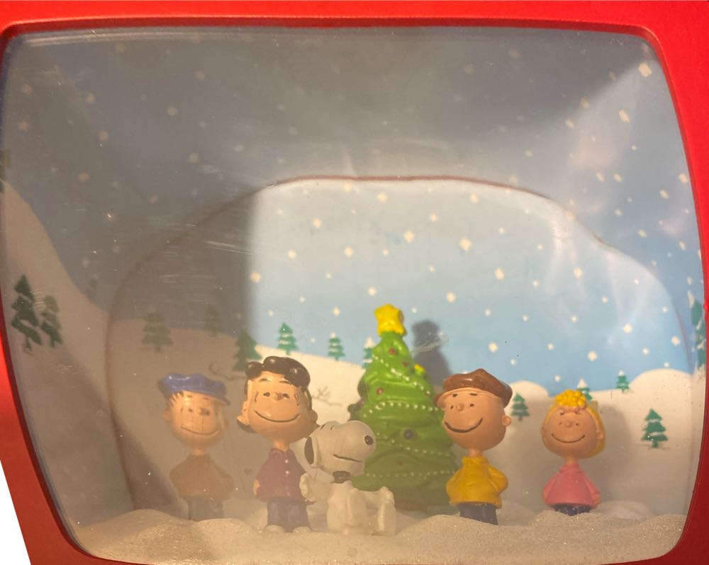 Peanuts Holiday Retro TV Scene Tabletop Decoration - Peanuts Gang (Peanuts) ornament collectible - Main Image 4