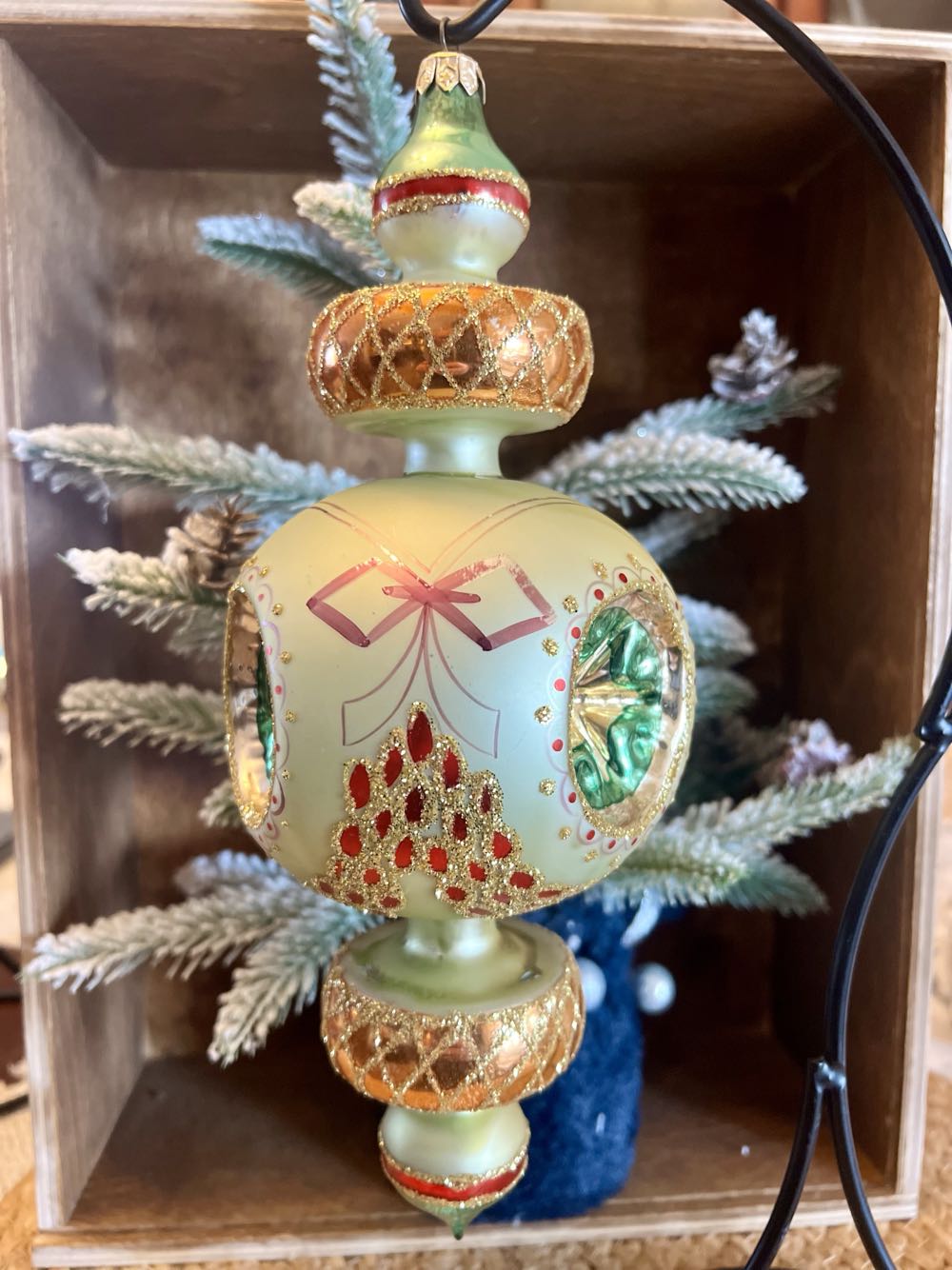 Razzle Dazzle  ornament collectible - Main Image 2