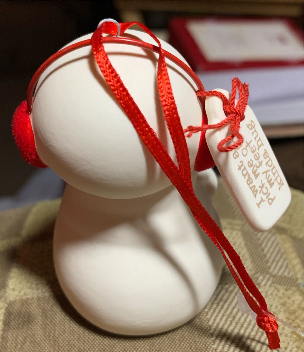 I Want A Pick Me Off My Feet Kind Of Hug - Snowpinions (Snowmen) ornament collectible - Main Image 3