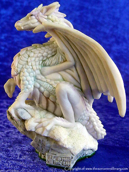 EN2188 Iceheart - Spirit of the Crystals ornament collectible - Main Image 1
