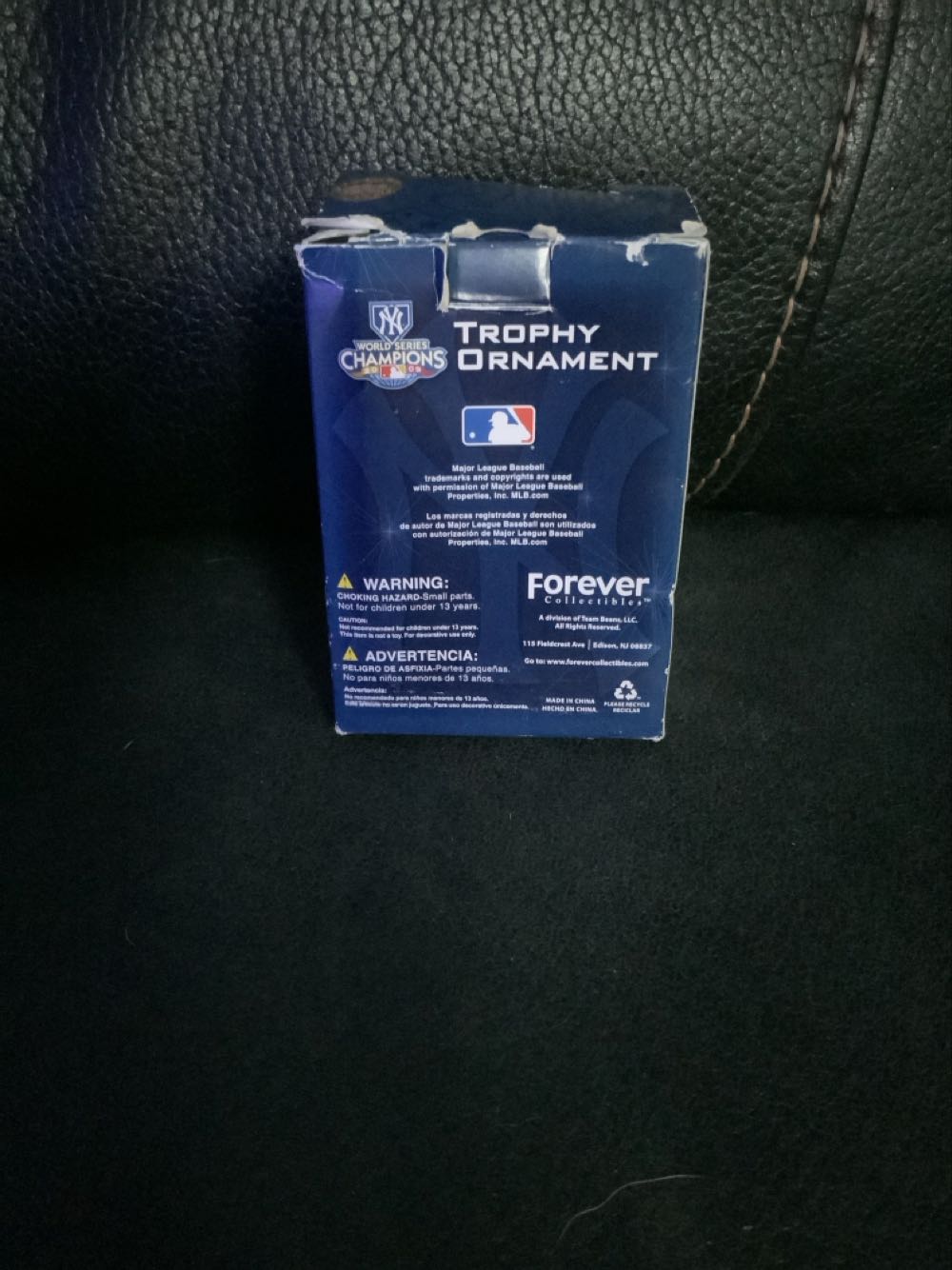 New York Yankees - World Series Champion - 2009 Trophy - Trophy Ornaments (New York Yankees) ornament collectible [Barcode 884966142062] - Main Image 3