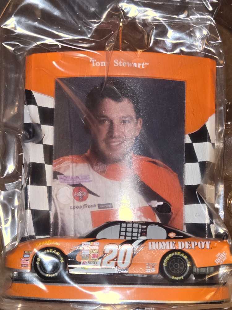 Hallmark Keepsake Ornament Nascar Tony Stewart  (nascar) ornament collectible [Barcode 015012822274] - Main Image 4