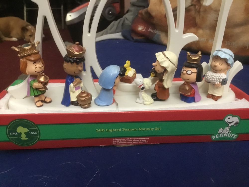 Led Lighted Peanuts Nativity Set  ornament collectible [Barcode 765784135835] - Main Image 2