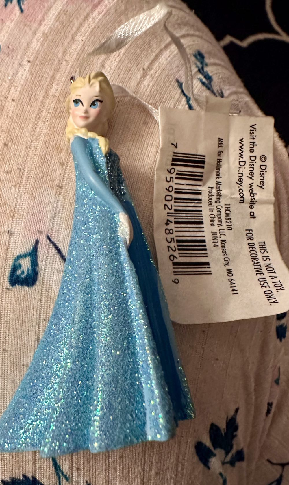 Disney Frozen Elsa Christmas Holiday New  ornament collectible [Barcode 795902485269] - Main Image 2