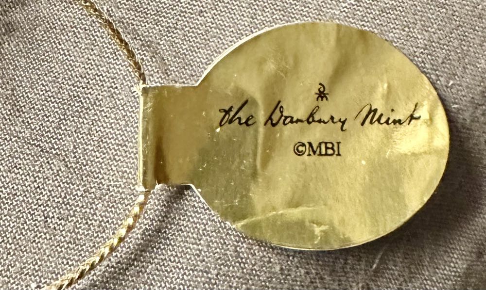 The Danbury Mint Annual Irish Ornament 2012 Claddagh Harp  ornament collectible - Main Image 3