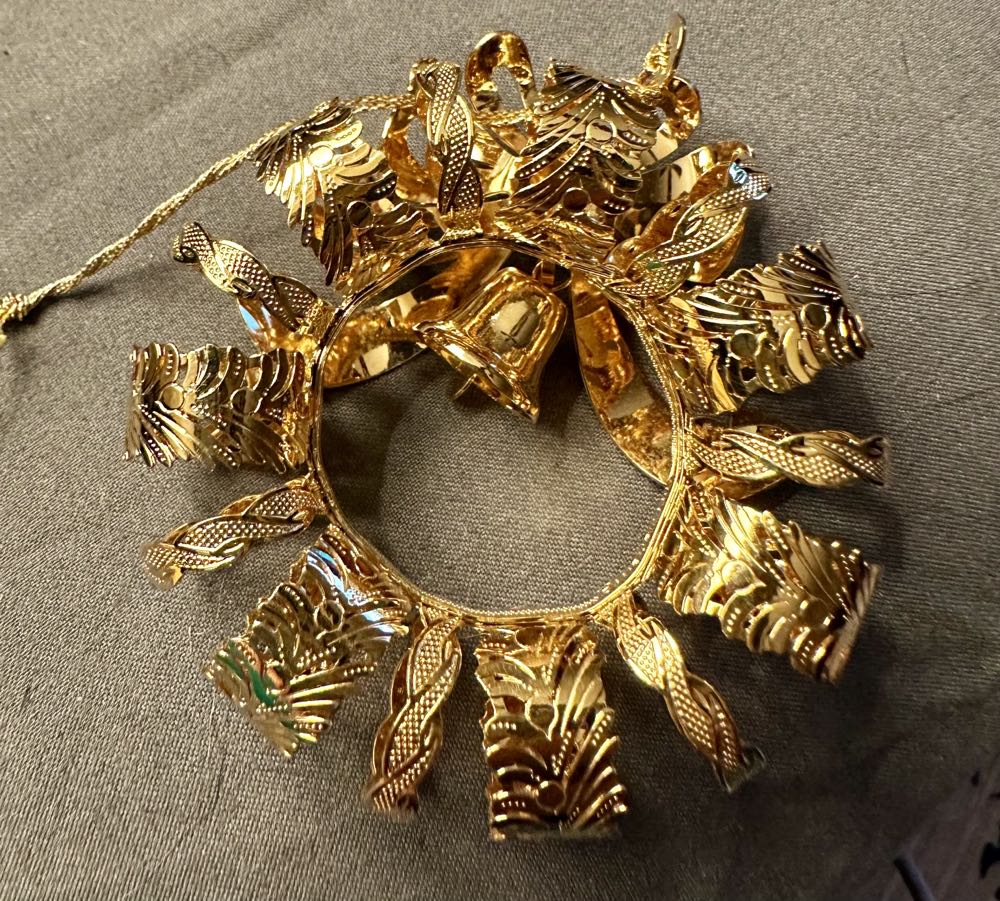 Metal 2010 Wreath With Bell  ornament collectible - Main Image 2
