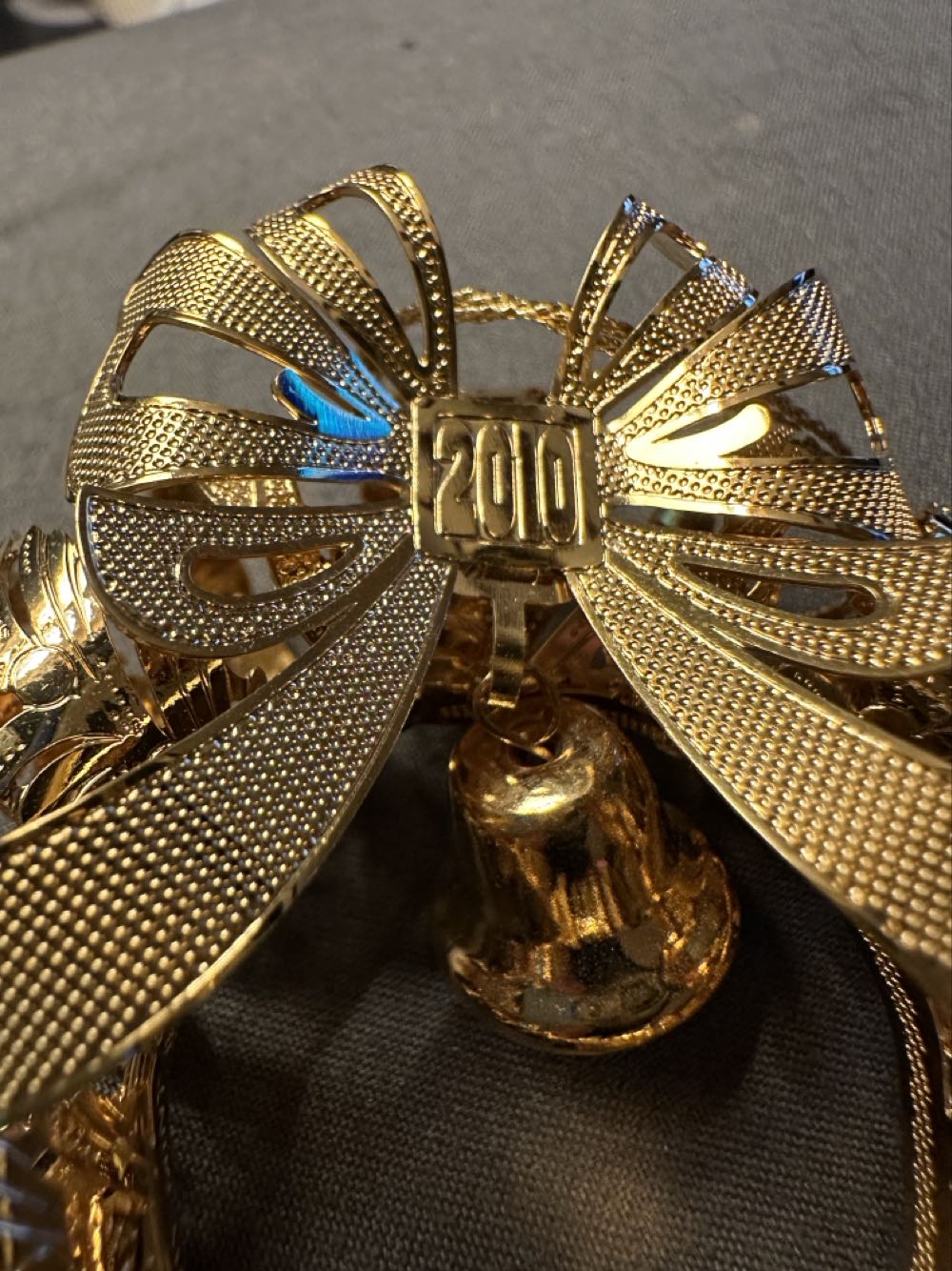 Metal 2010 Wreath With Bell  ornament collectible - Main Image 3