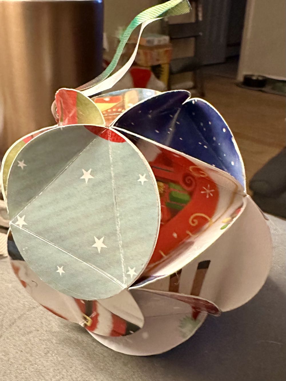 Paper Ball  ornament collectible - Main Image 2