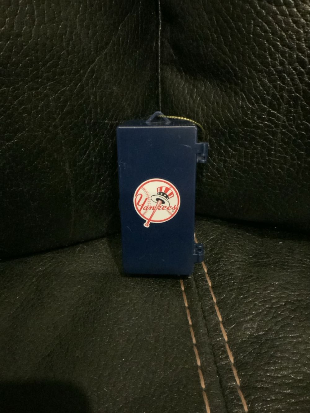 New York Yankees Locker - Team Locker (New York Yankees) ornament collectible [Barcode 808412431975] - Main Image 2