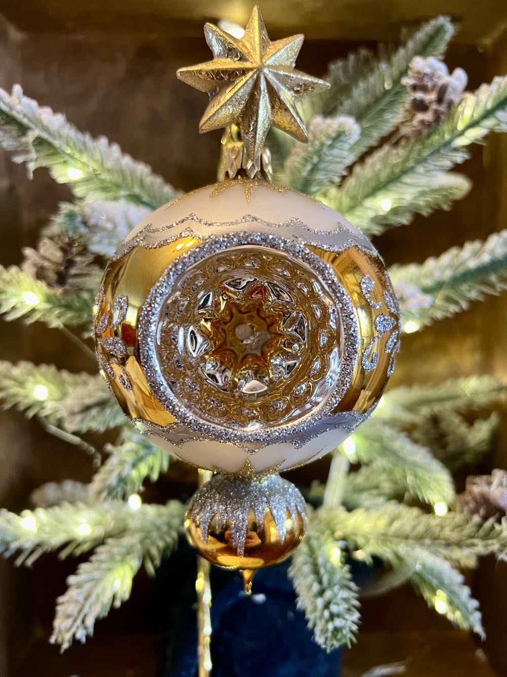 Caroling Cottages ‘Merry Christmas’ 4th And Final Edition